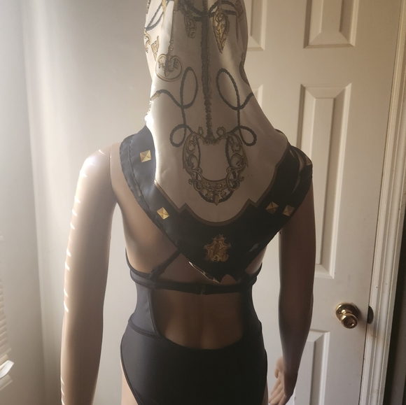 Vintage Hermes 34" rolled edge silk scarf 1991 - Picture 4 of 10